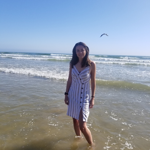 Meet your Posher, Sara Rose - Picture 4 of 5